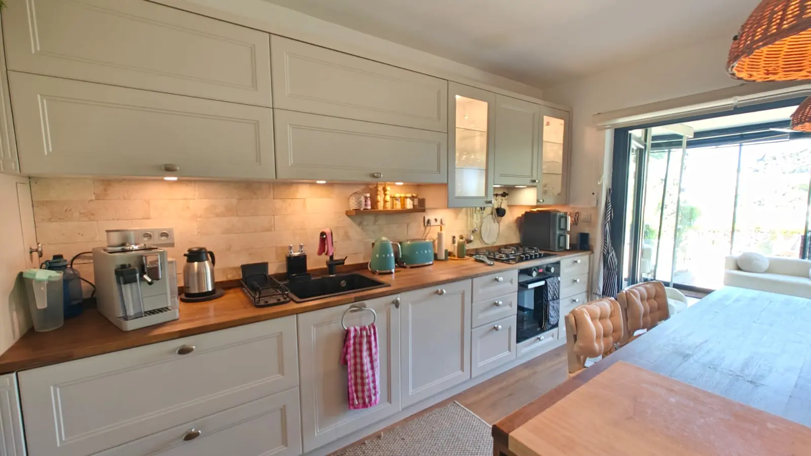 Fitted kitchen